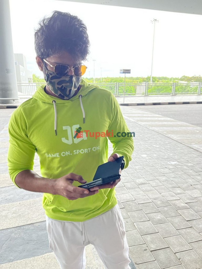 Actor Vishal vishnu Spotted at Airport in Hyderbad